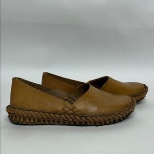 Mohinders handmade leather shoes, size 6 slip on